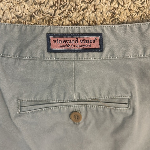 Vineyard Vines 9” Shorts Size 36 Stone Gray - Picture 7 of 8